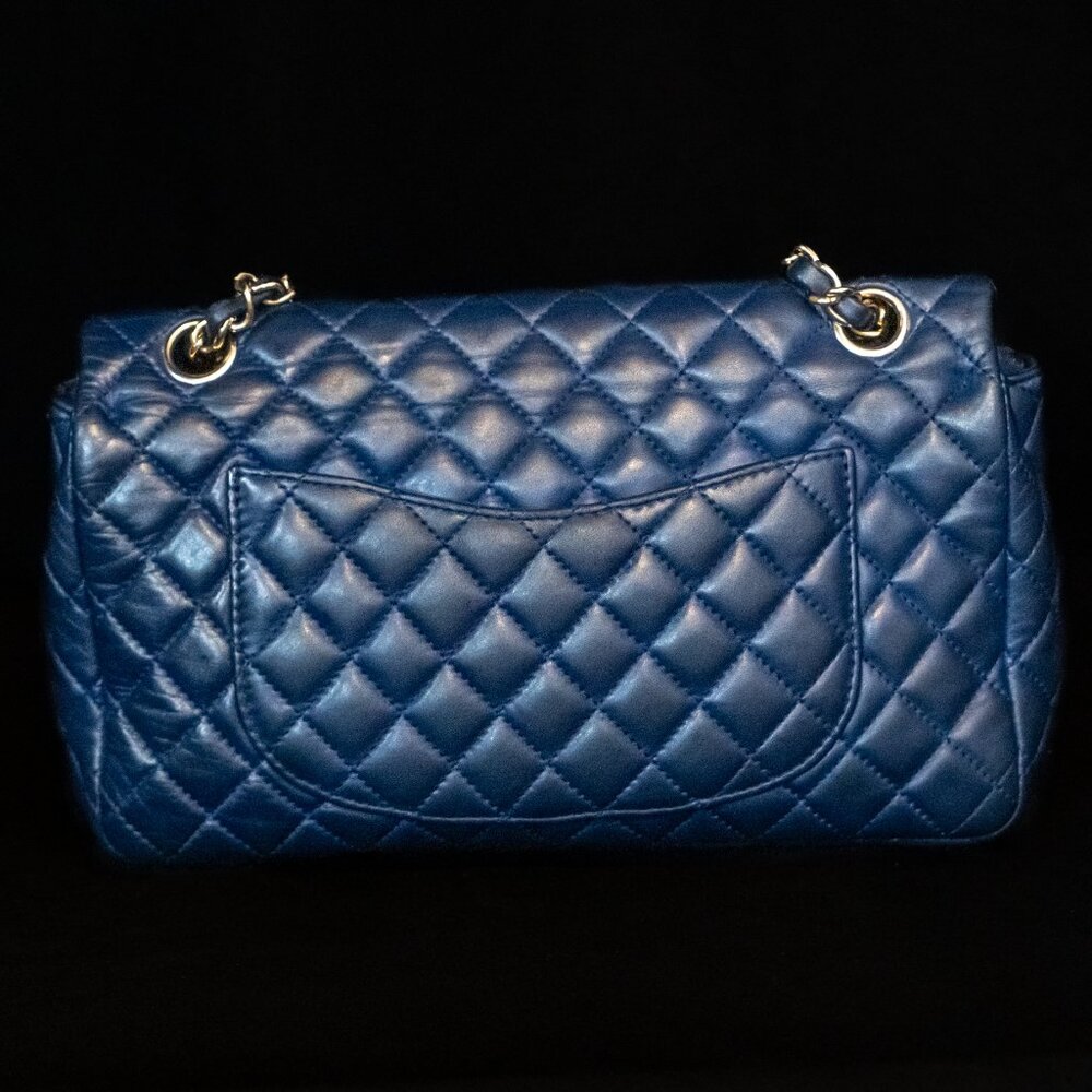 โค๏ธVALENTINE'S SPECIALโค CHANEL Valentine's Charms Matelasse Quilted Lambskin Blue - Picture 5 of 15